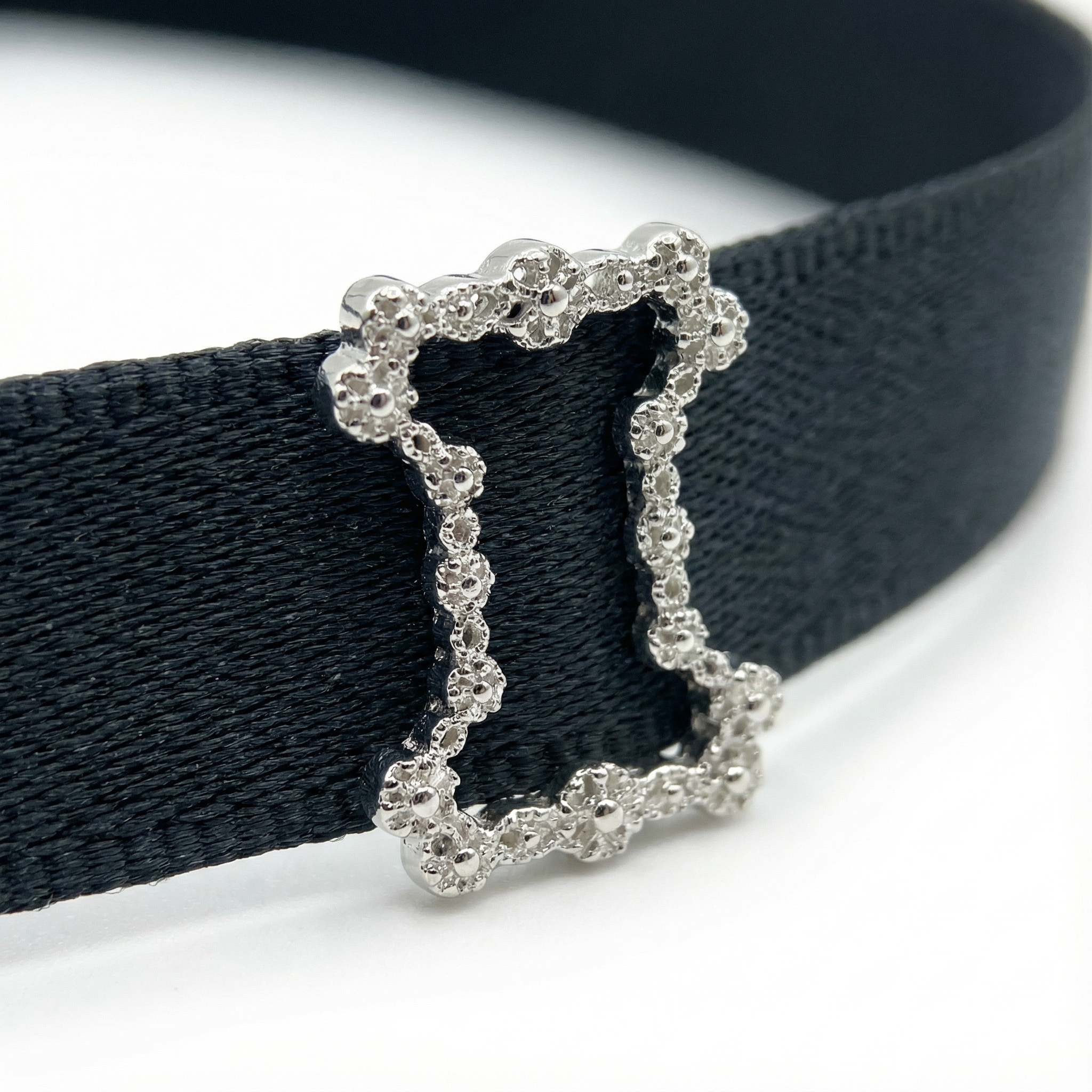 Enishi - Grace of the Queen (White Gold)